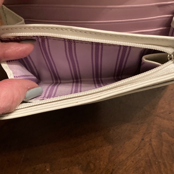 Coach EUC Penelope White Leather Clutch Wallet with Silver logo on front flap. - Picture 10 of 15